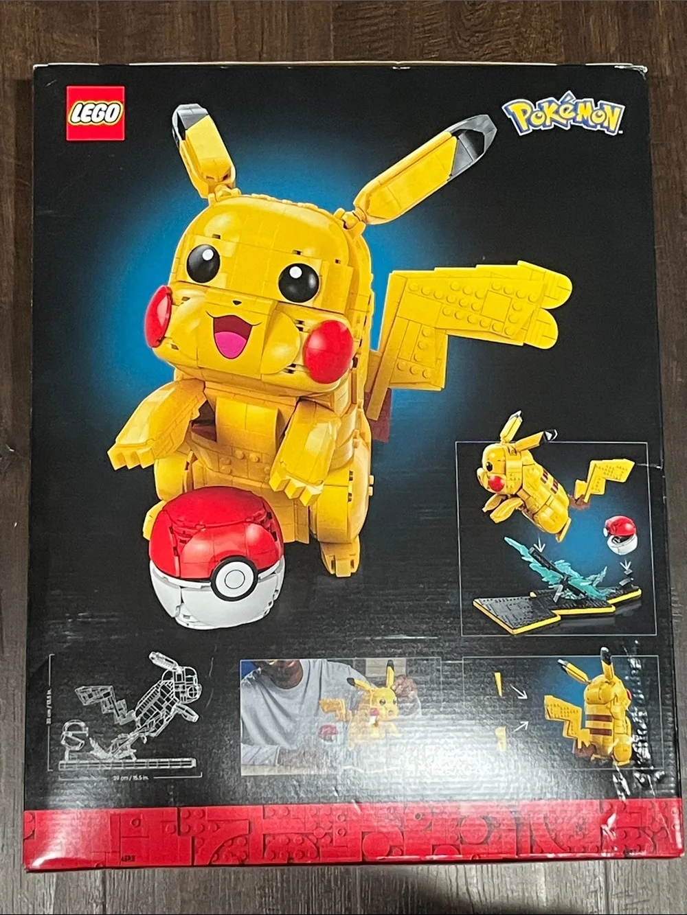 LEGO Yellow Pikachu & Red Poké Ball Display Set